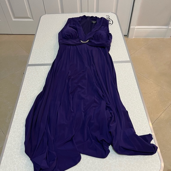 Dressbarn Collection V Neck Sleeveless size: 6 .Purple Color. Woman Dress - Picture 7 of 9